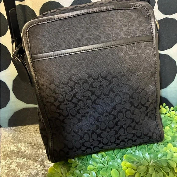 Coach Signature Black Unisex Bag